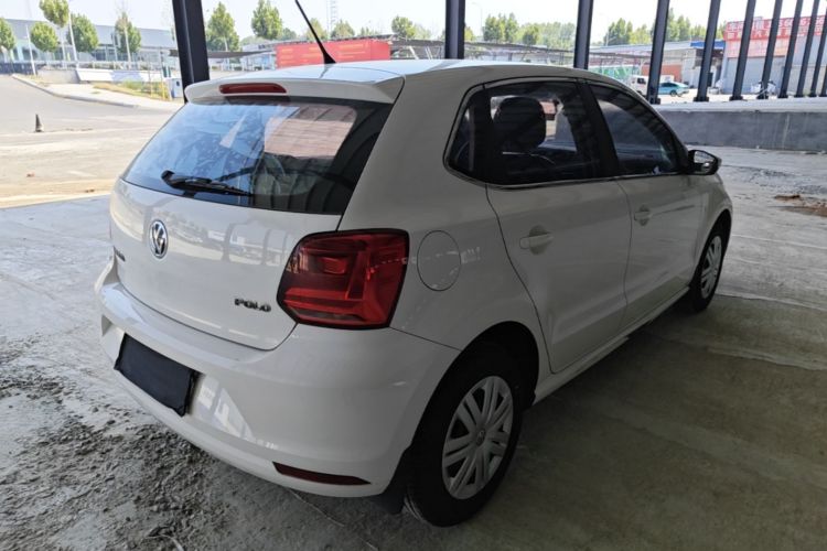 Volkswagen Polo 2014 car image #7