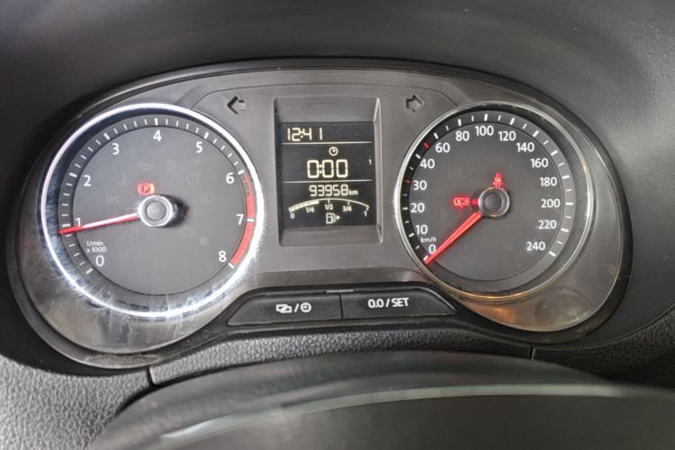 Volkswagen Polo 2016 #19 Volkswagen Polo 2016 car image #19