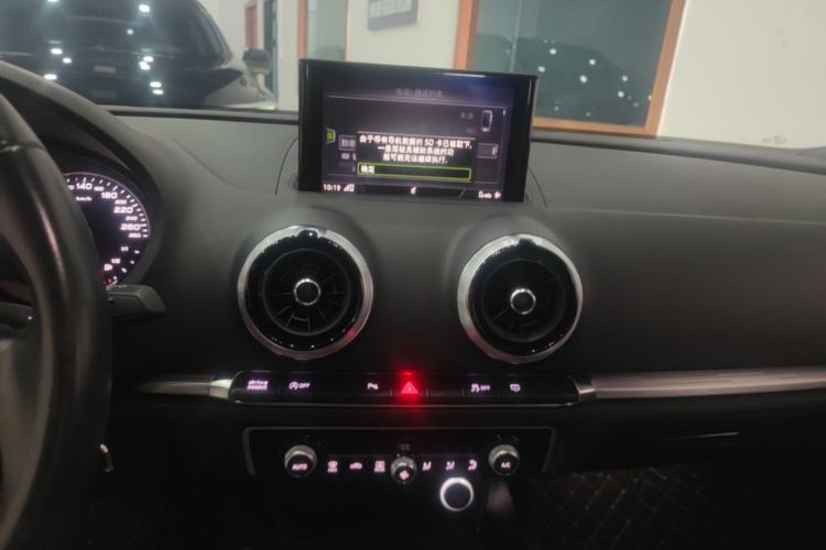 Audi A3 2019 car image #13
