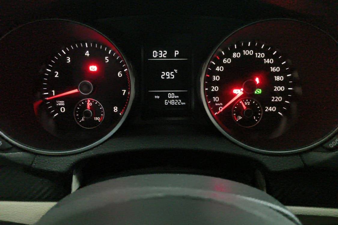 Volkswagen Golf 2012 car image #25