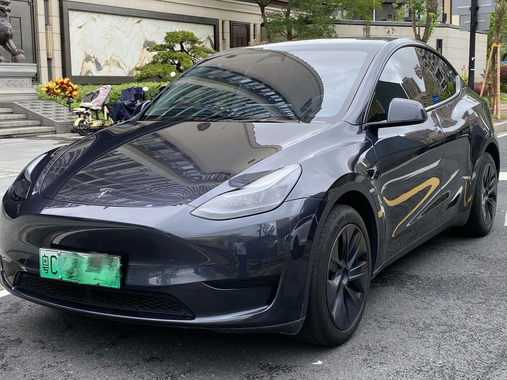 Tesla Model Y 2024 car image 