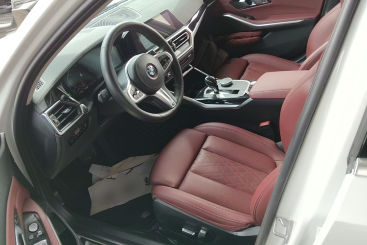 BMW 3 Series 2022 car image #19
