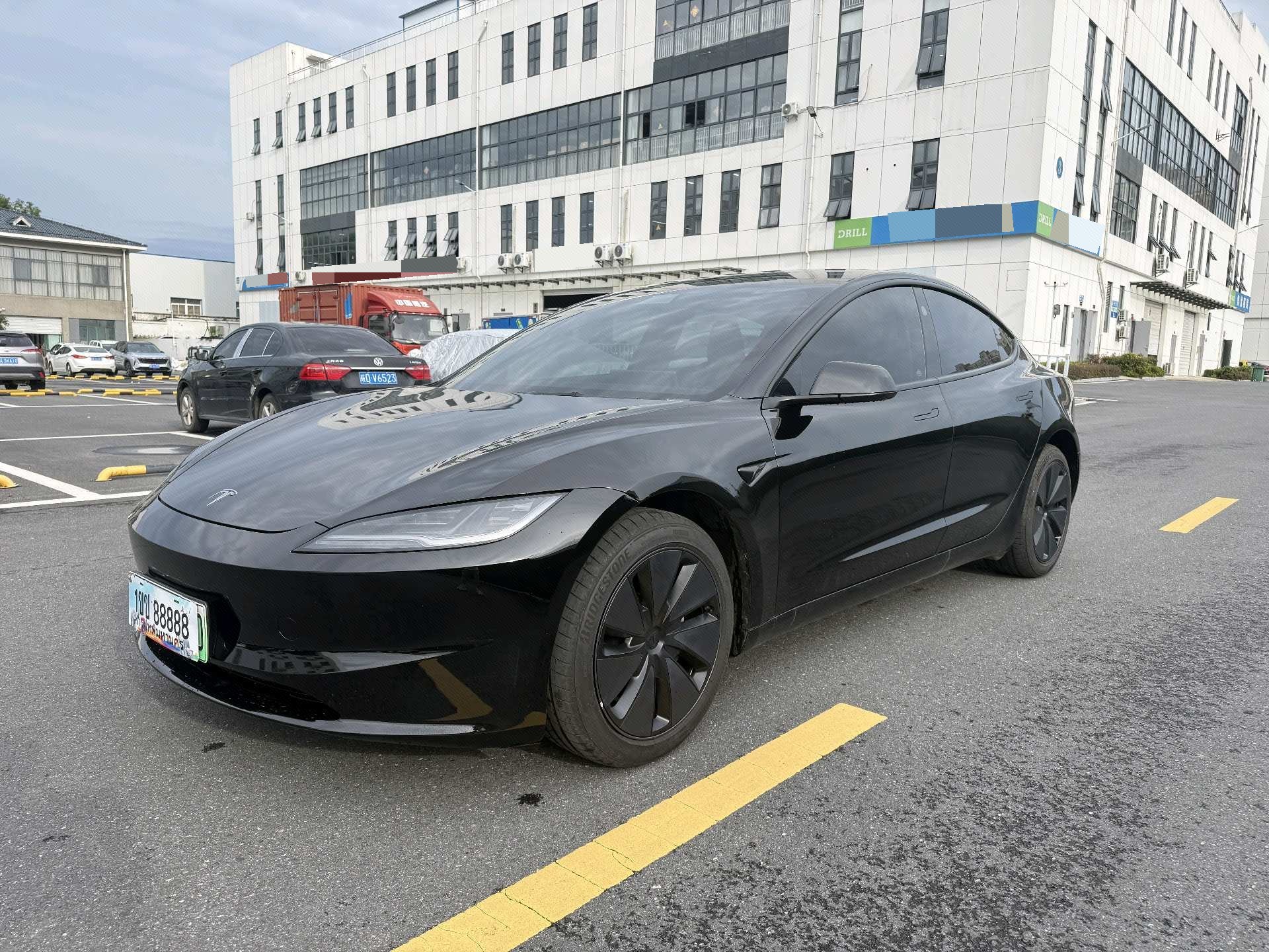 Tesla Model 3 2025 car image 