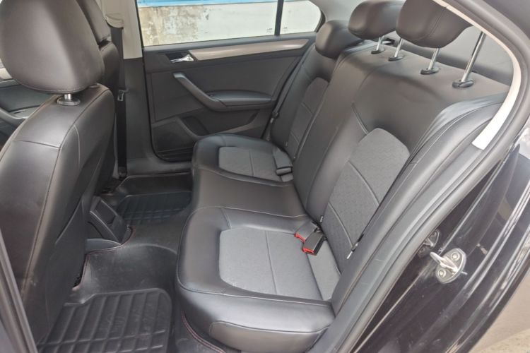Volkswagen Santana 2016 car image #17
