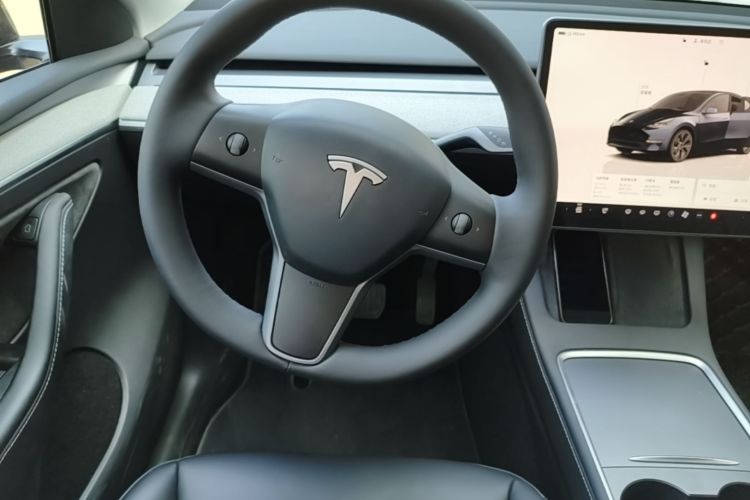 Tesla Model Y 2024 #11 Tesla Model Y 2024 صورة سيارة #11