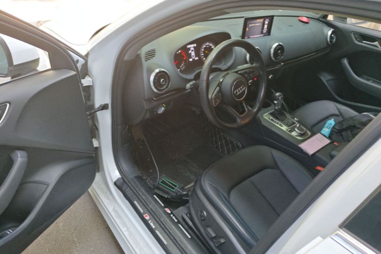 Audi A3 2019 car image #16