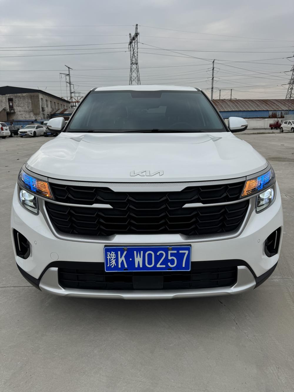 Kia Seltos 2024 immagine di auto #2