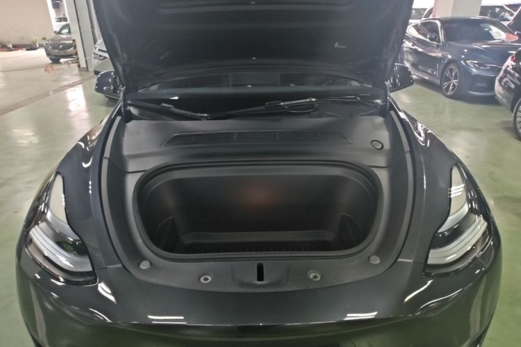 Tesla Model Y 2024 #20 Tesla Model Y 2024 car image #20