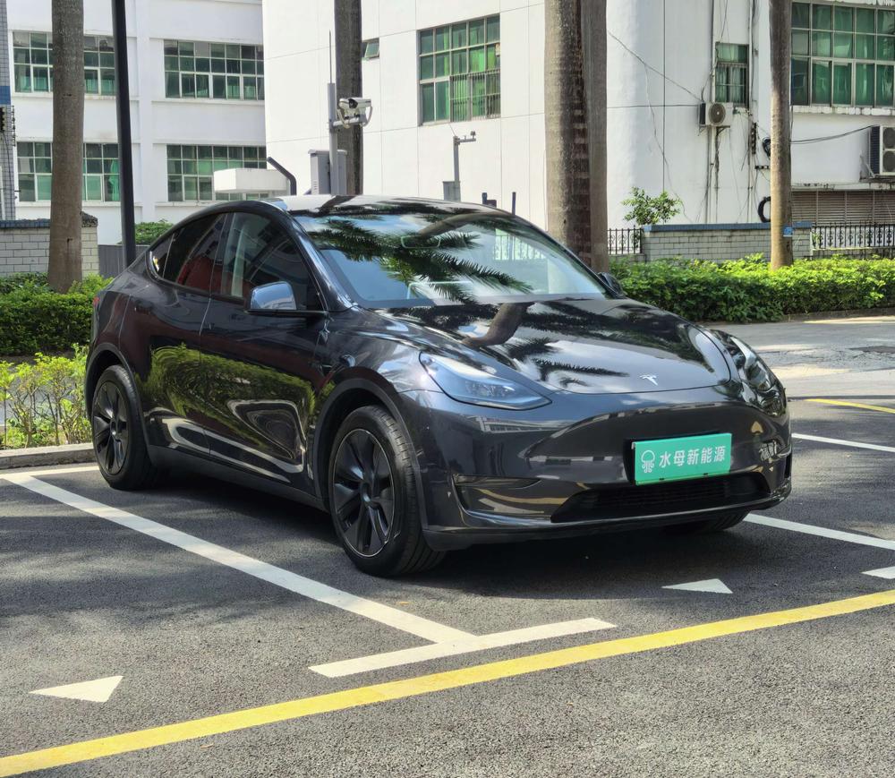 Tesla Model Y 2024 #3 Tesla Model Y 2024 car image #3