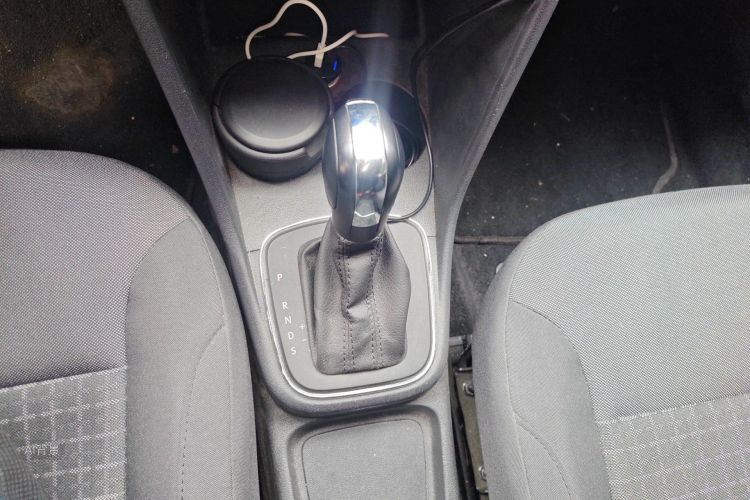 Volkswagen Polo 2015 صورة سيارة #16