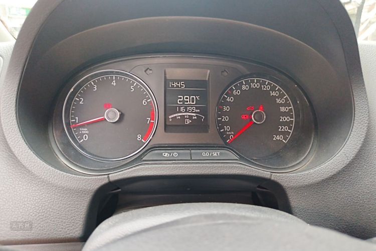 Volkswagen Polo 2016 #13 Volkswagen Polo 2016 car image #13