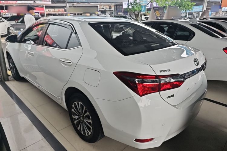 Toyota Corolla 2017 #5 Toyota Corolla 2017 car image #5