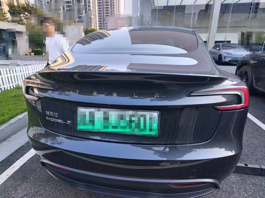 Tesla Model 3 2024 صورة سيارة #6
