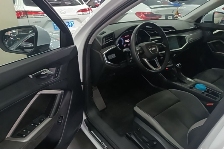 Audi Q3 2020 #12 Audi Q3 2020 صورة سيارة #12