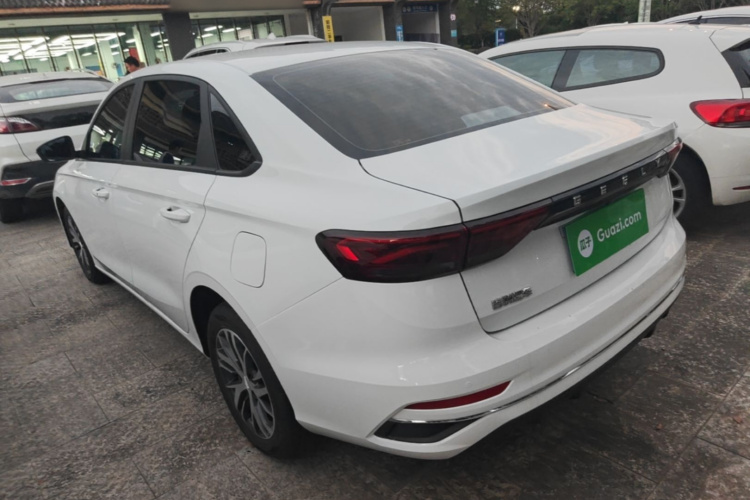 GEELY Emgrand 2025 car image #5