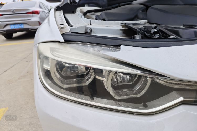 BMW 3 Series 2018 #8 BMW 3 Series 2018 car image #8