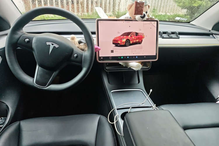 Tesla Model Y 2024 #12 Tesla Model Y 2024 car image #12