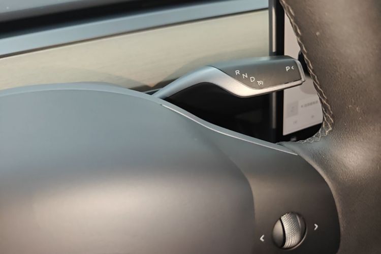 Tesla Model Y 2022 car image #14