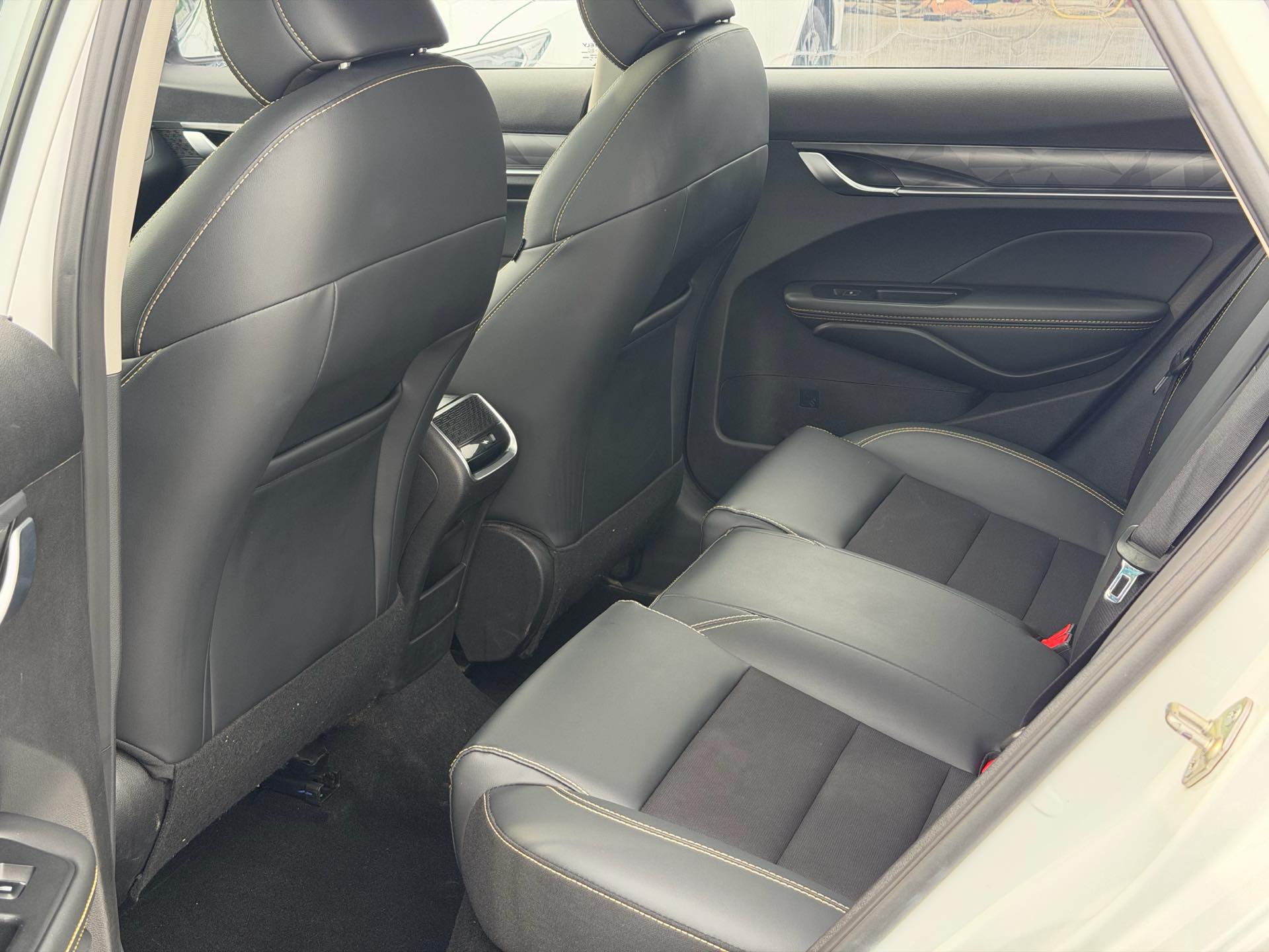 GEELY Binray 2022 car image #5