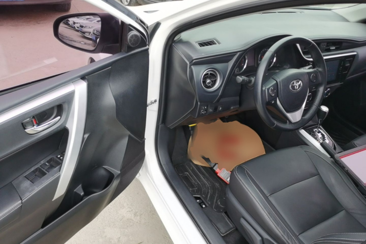 Toyota Corolla 2017 car image #12
