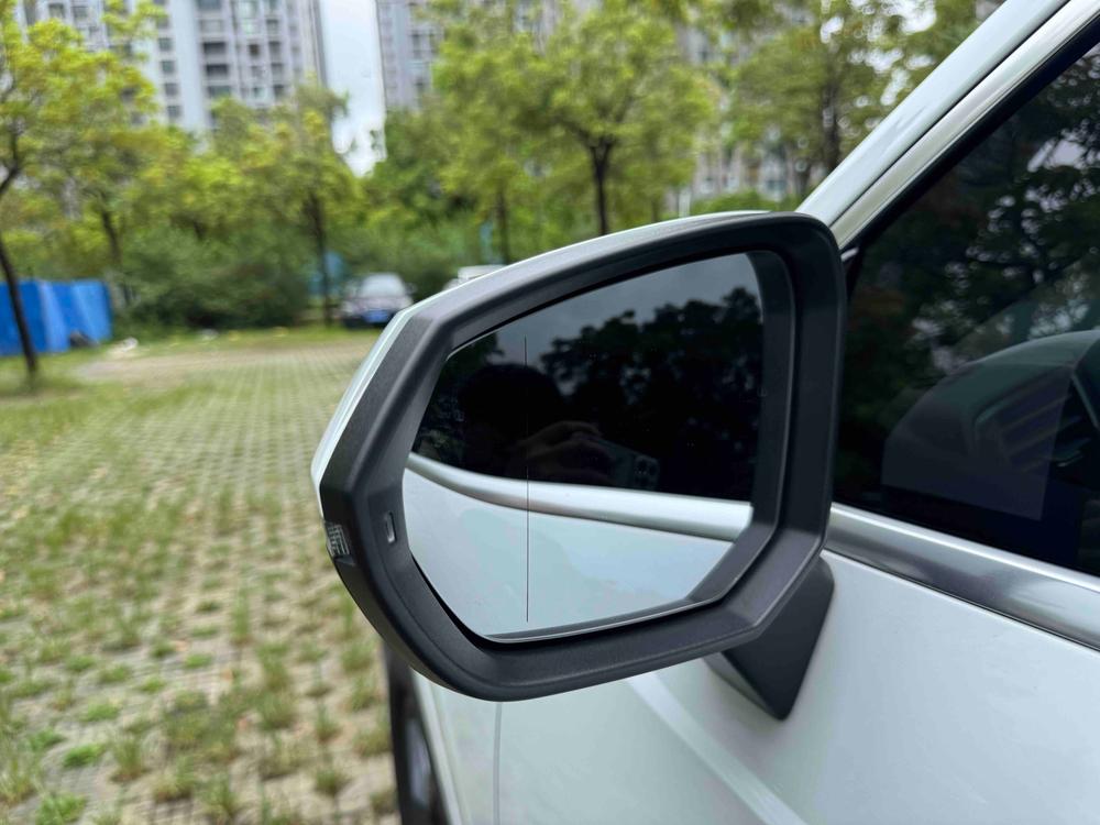 Audi Q3 2023 car image #24