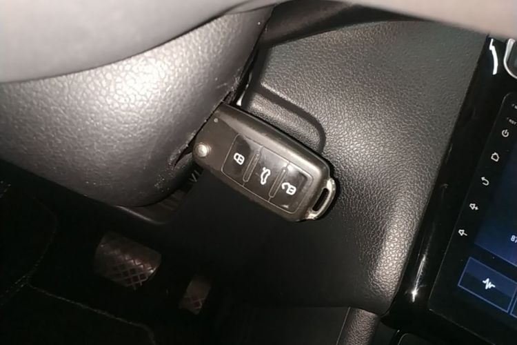 Volkswagen Polo 2018 car image #9