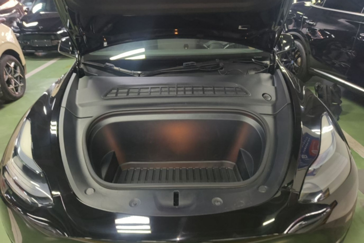 Tesla Model Y 2022 car image #20