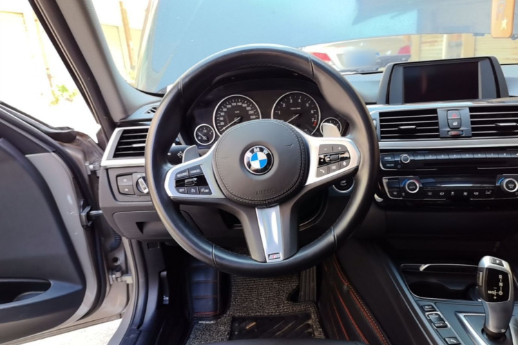BMW 3 Series 2017 car image #11