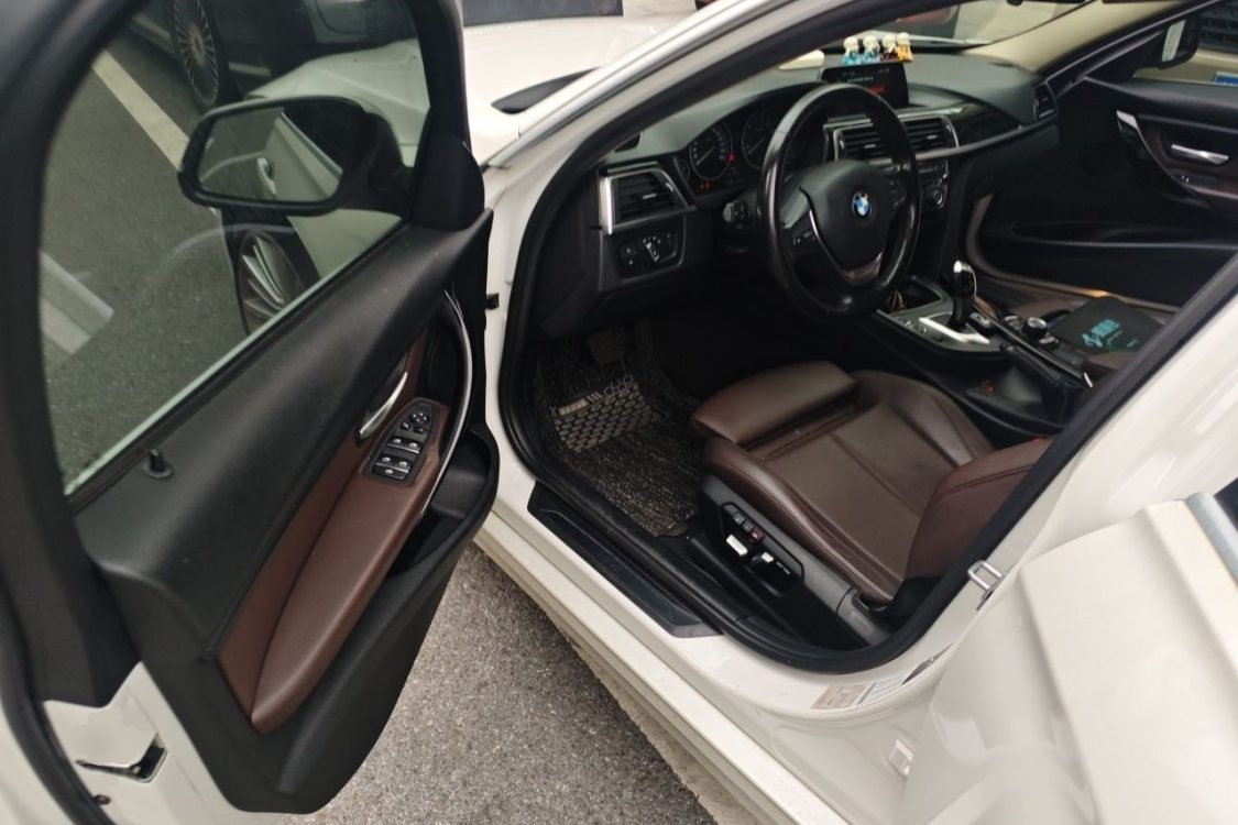 BMW 3 Series 2018 #23 BMW 3 Series 2018 car image #23
