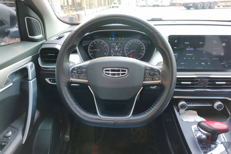 GEELY Coolray 2025 #15 GEELY Coolray 2025 car image #15