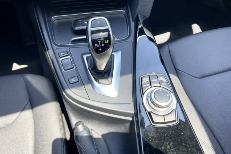 BMW 3 Series 2017 #17 BMW 3 Series 2017 car image #17