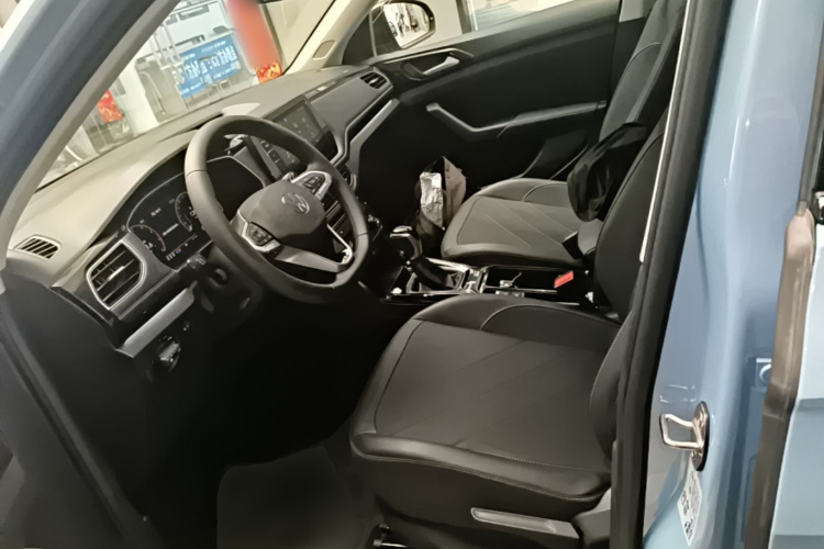 Volkswagen Tharu 2024 car image #15
