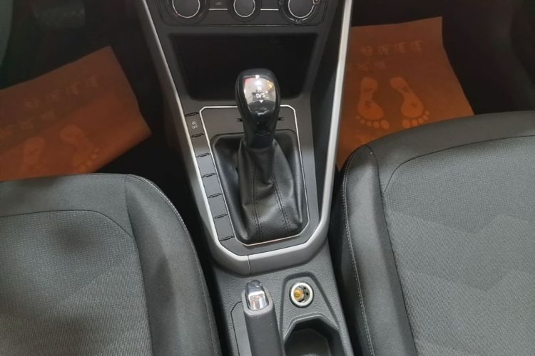 Volkswagen Polo 2021 car image #18