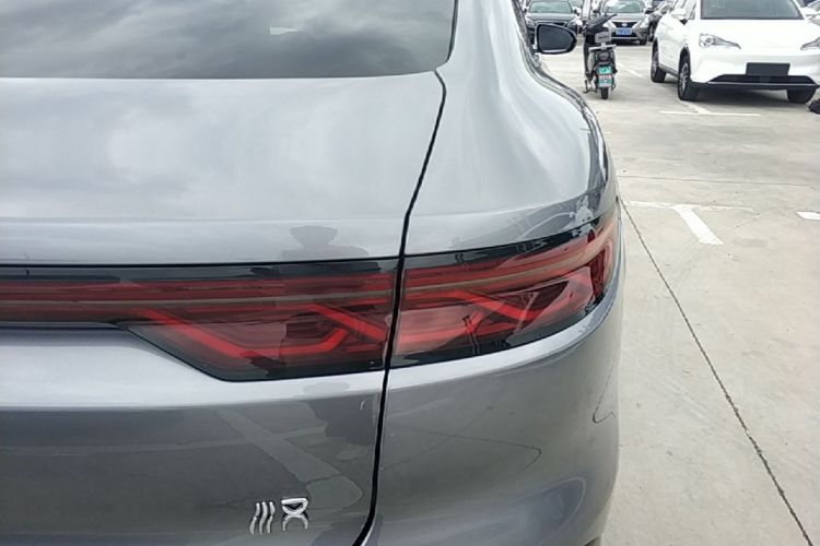 BYD Han 2023 car image #8