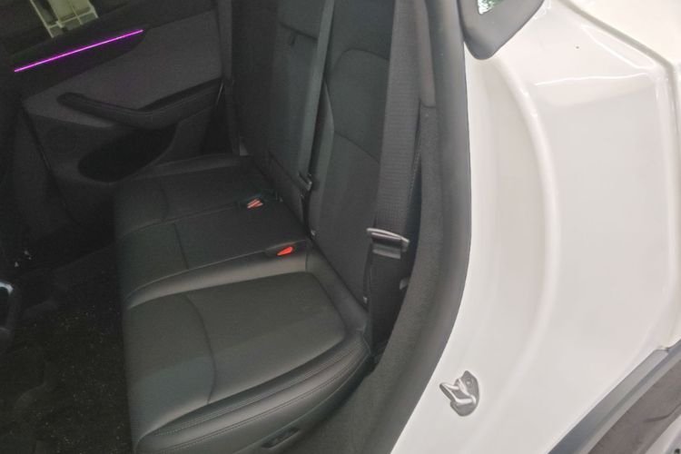 Tesla Model Y 2025 #17 Tesla Model Y 2025 immagine di auto #17