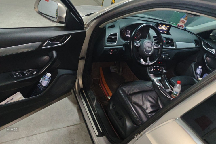 Audi Q3 2016 car image #18