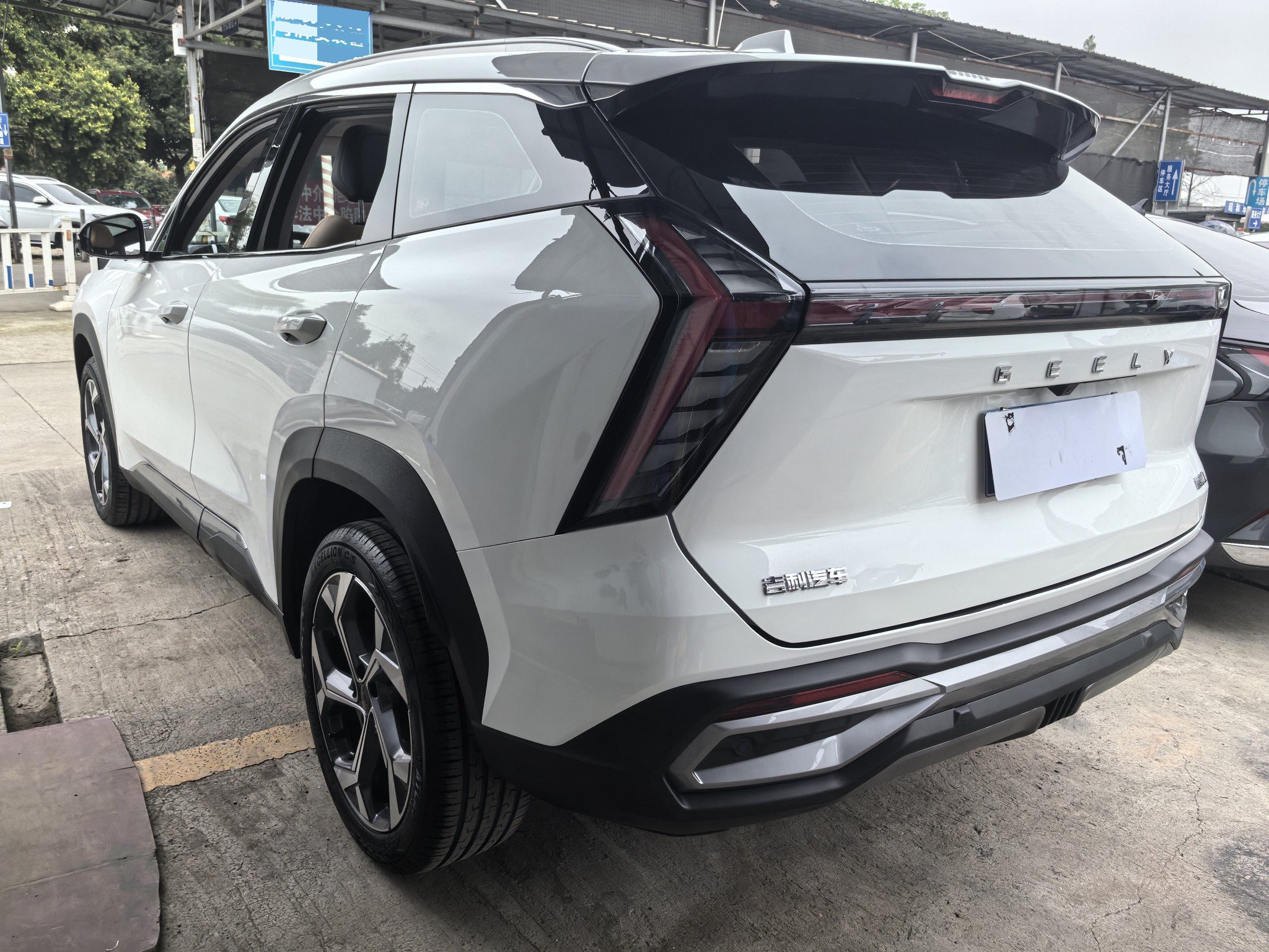 GEELY Boyue L 2024 car image #6