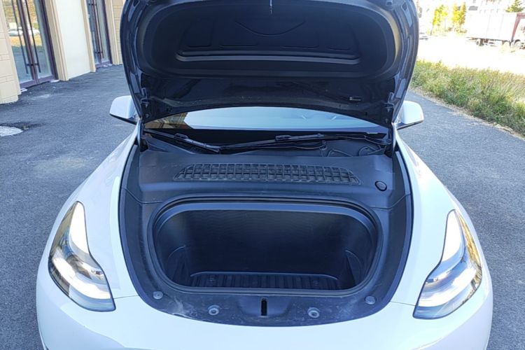 Tesla Model Y 2022 #20 Tesla Model Y 2022 car image #20