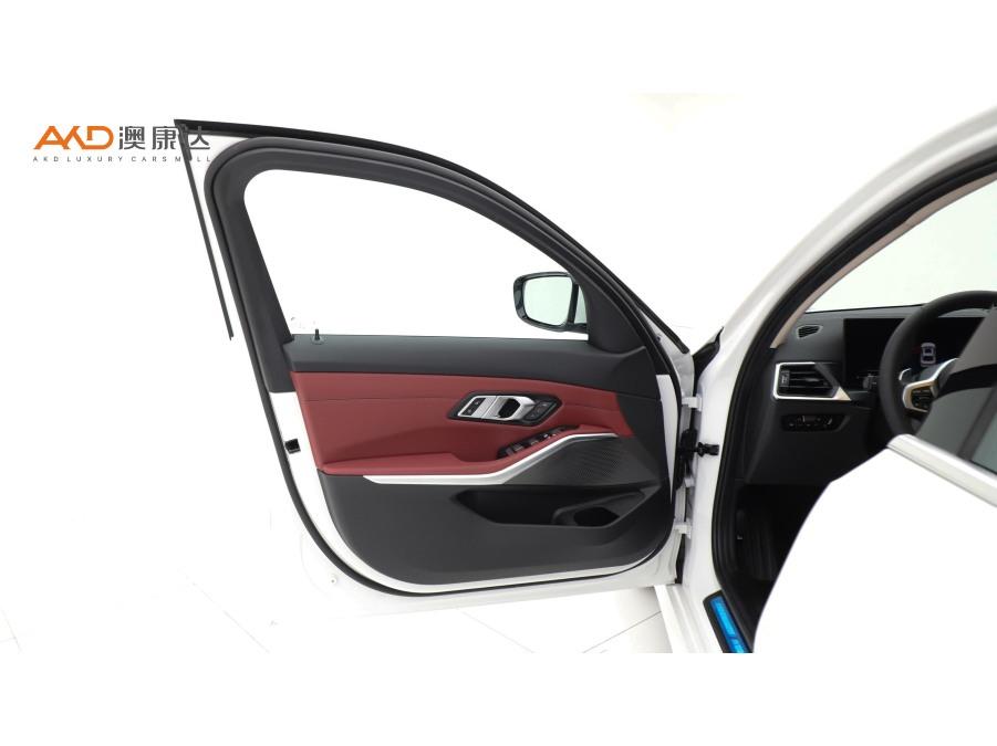 BMW 3 Series 2023 #9 BMW 3 Series 2023 car image #9