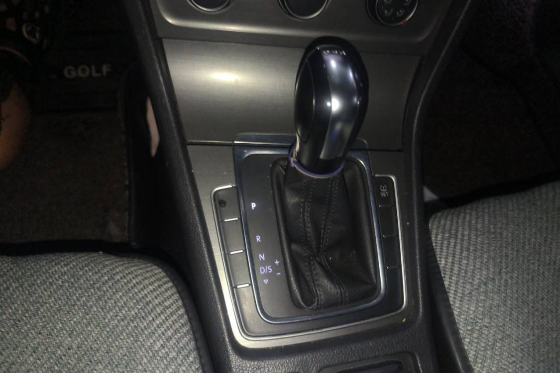 Volkswagen Golf 2014 car image #27