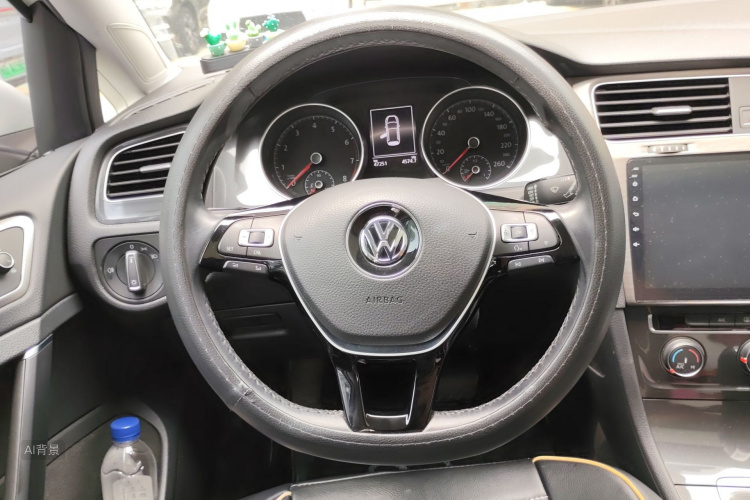 Volkswagen Golf 2018 car image #12