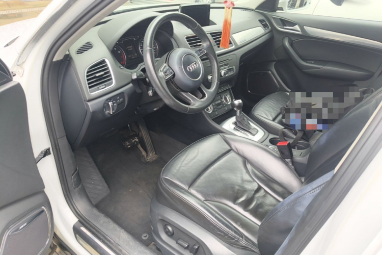 Audi Q3 2015 immagine di auto #16