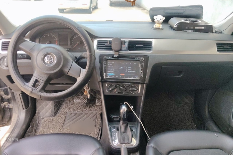 Volkswagen Santana 2015 car image #11
