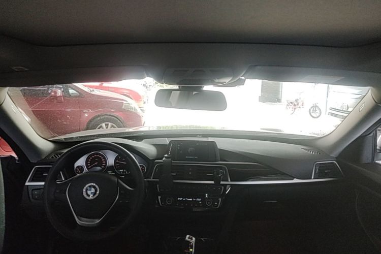 BMW 3 Series GT 2018 #18 BMW 3 Series GT 2018 car image #18