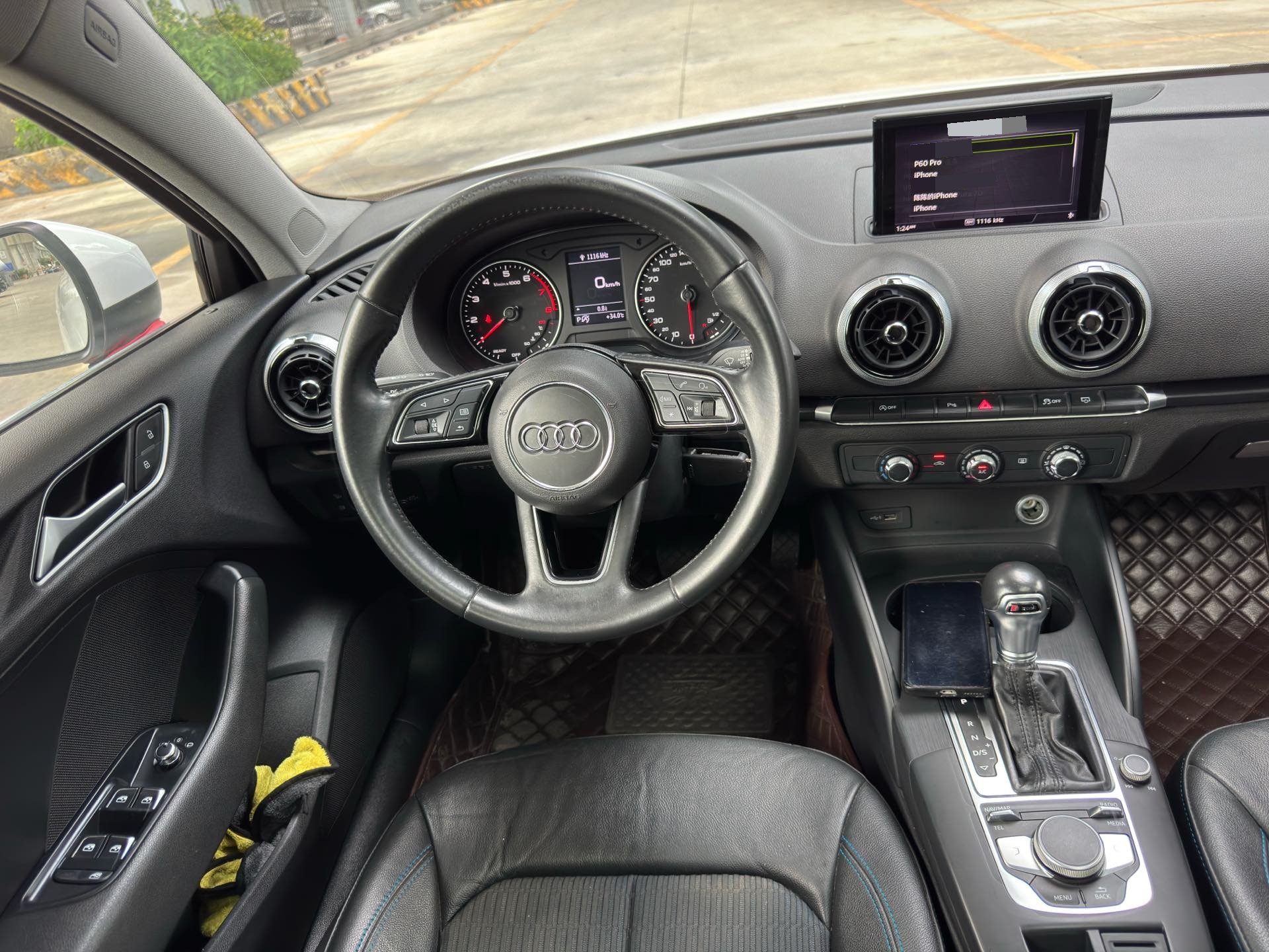 Audi A3 2018 car image #14