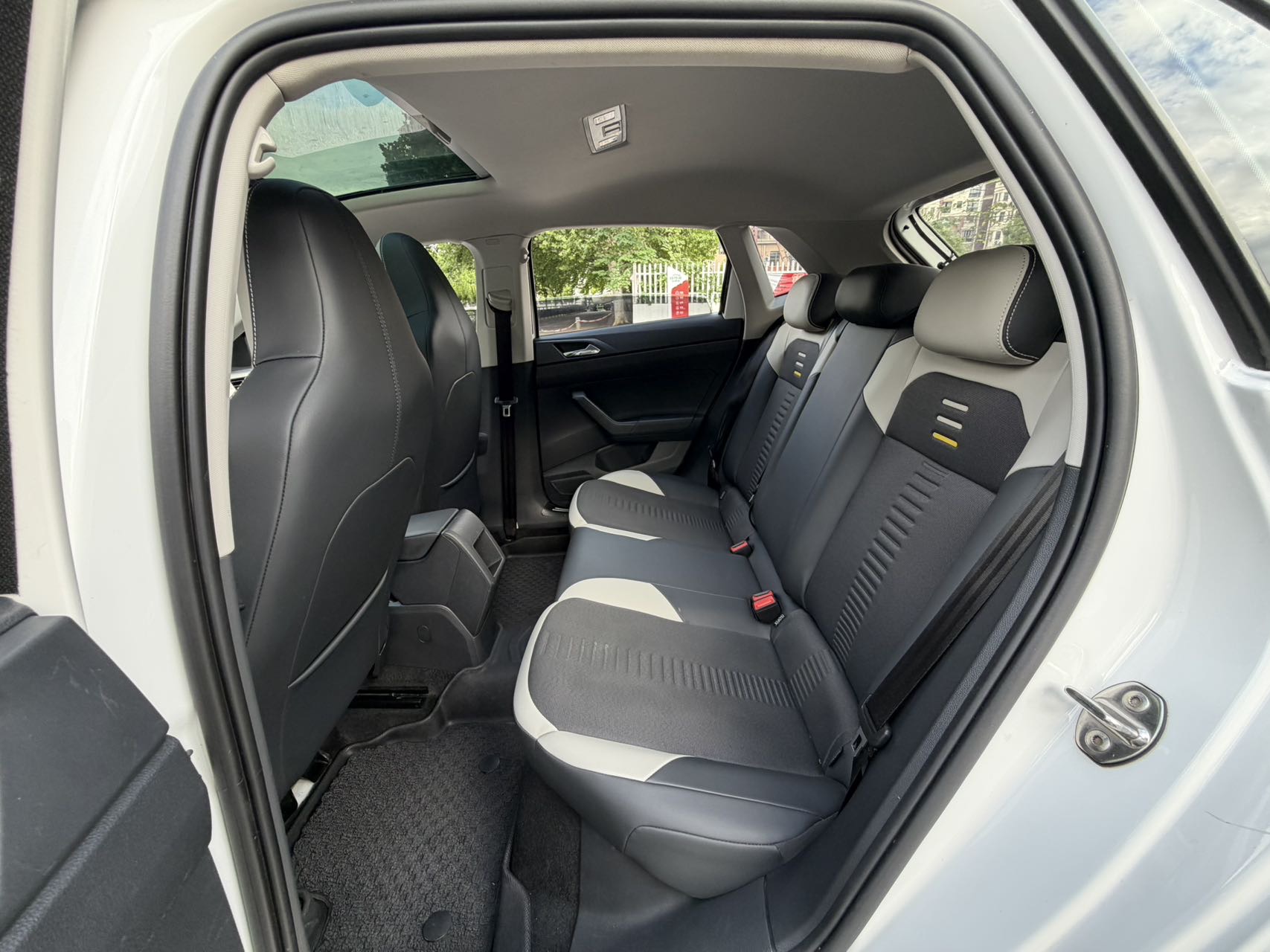 Volkswagen Polo 2021 car image #11