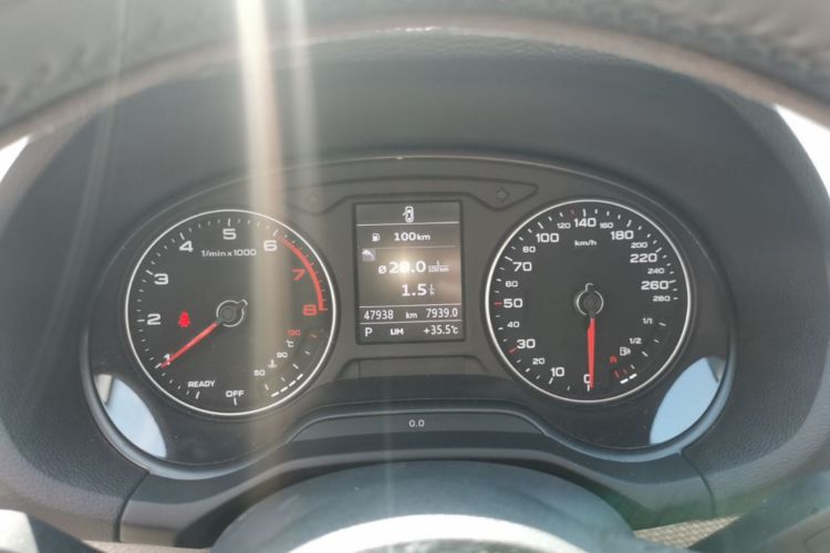 Audi Q3 2021 car image #16