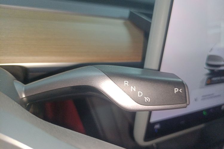 Tesla Model 3 2023 car image #18