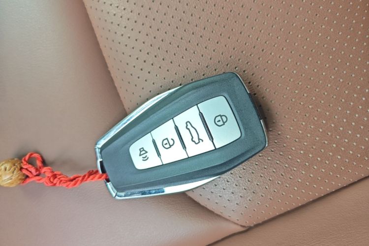 GEELY Vision X6 2021 car image #9