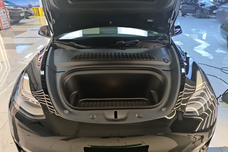 Tesla Model Y 2023 #20 Tesla Model Y 2023 car image #20